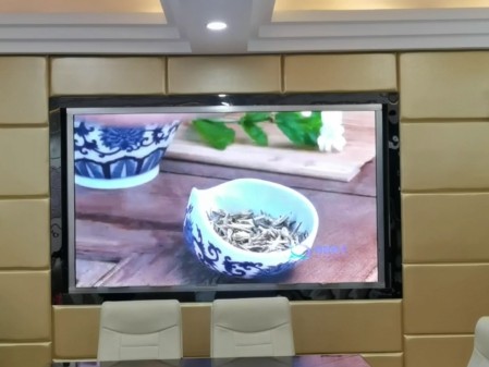 昌都蔡甸區四小室內全彩P1.25安裝調試完成    尺寸：2.88x1.28m   像素點：1792x1024
